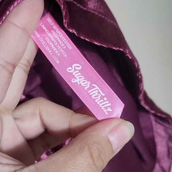 Sugar Thrillz pink velvet Velour romper with belt, xxl, NWTs. - Picture 4 of 5